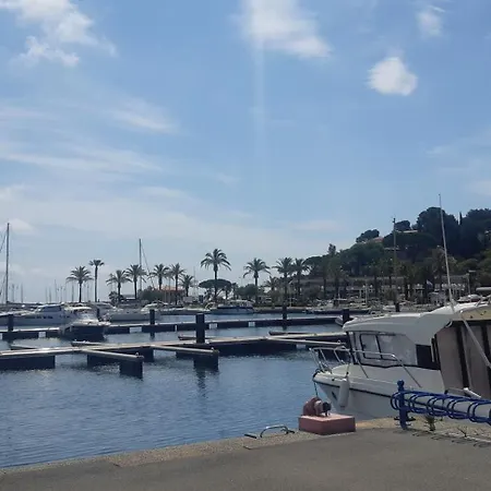 Climatise Avec Entree Privee- 5 Min Des Plages, Sur Les Hauteurs De Apartment Cavalaire-sur-Mer